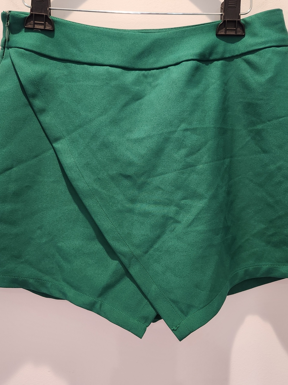 Maniere De Voir Green Women's Skort Polished Sophisticated Style
